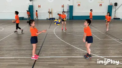 波士顿红袜队传奇捕手费斯克（Carlton Fisk）转投白袜，红袜球迷深感痛心