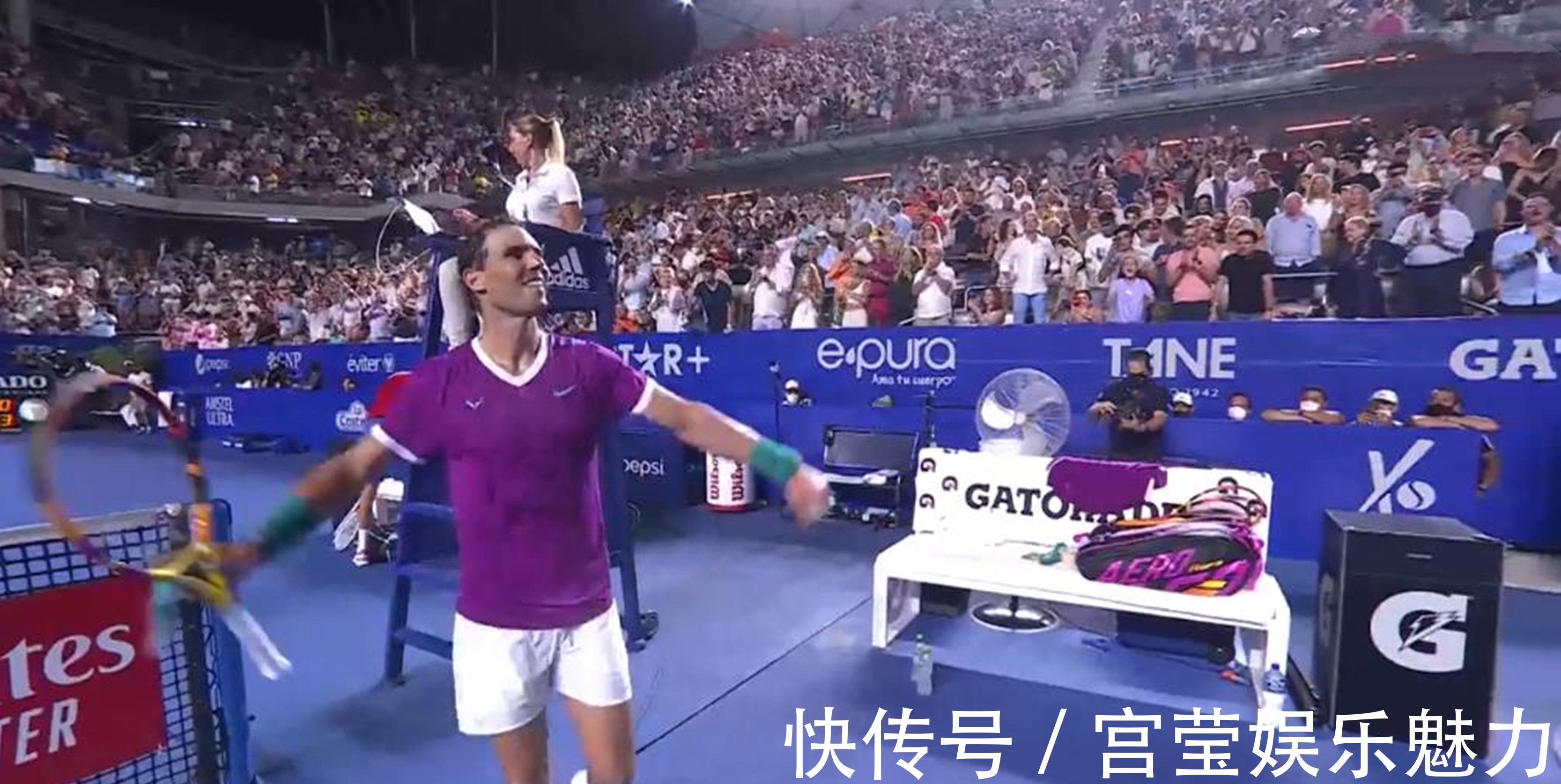 转会市场中 转会市场中